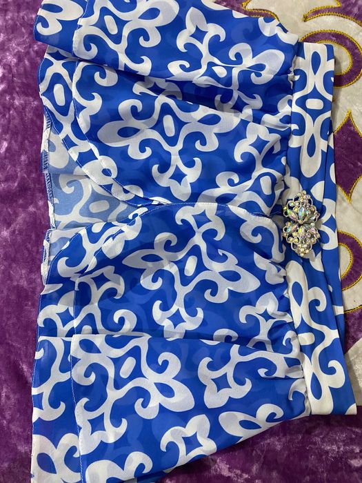 Б/У платья, использованы 1 раз , каждая по 26.000 покупала