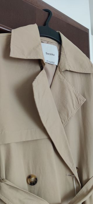 Trench bej, mărimea xs/34, marca Bershka, nou