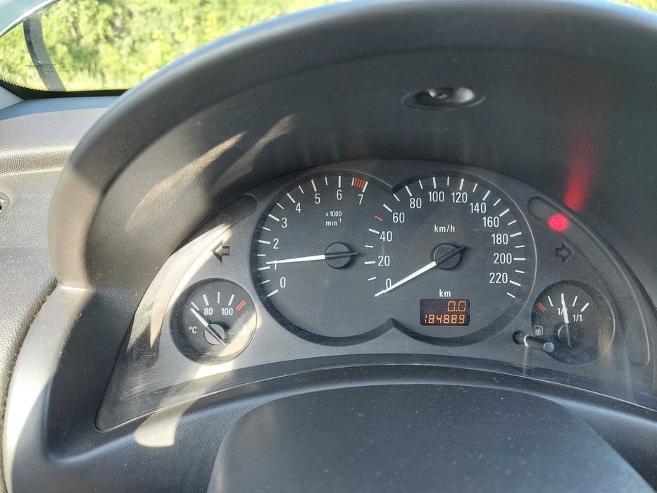 Opel Corsa 1.2, 75 CP, benzina–an 2002, proprietar din 2008, 185000 km