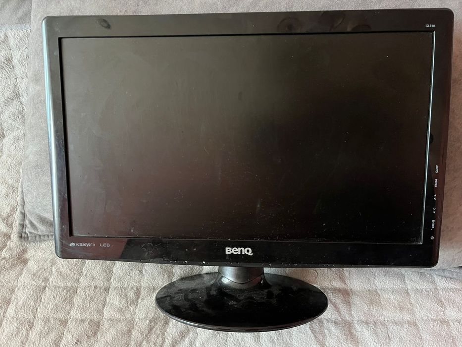 Монитор Benq в рабочем состоянии