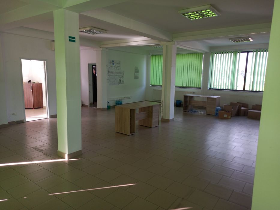 De închiriat spațiu comercial