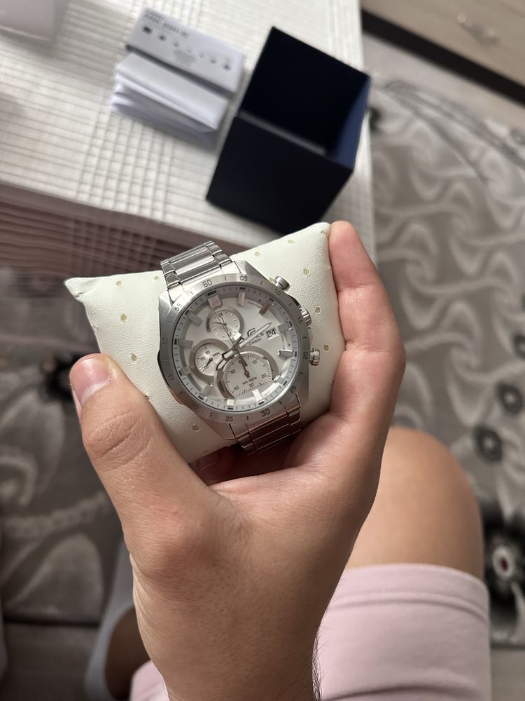 Часовник Casio Efr-571md