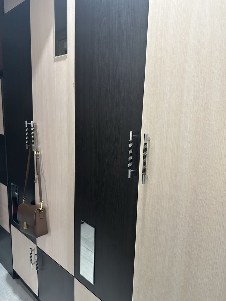 Шкаф в прихожую срочно