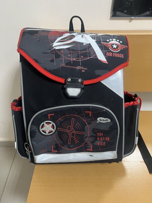 Продам в отличном состоянии школьный ранец