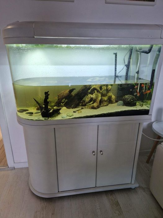 Продавам дизайнерски аквариум