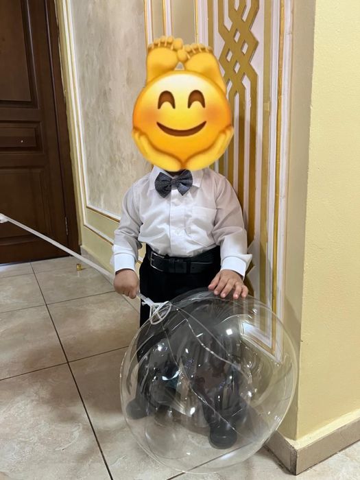 Продам костюм тройка на 1,6-2 годика, черный пиджачок на 2 годика