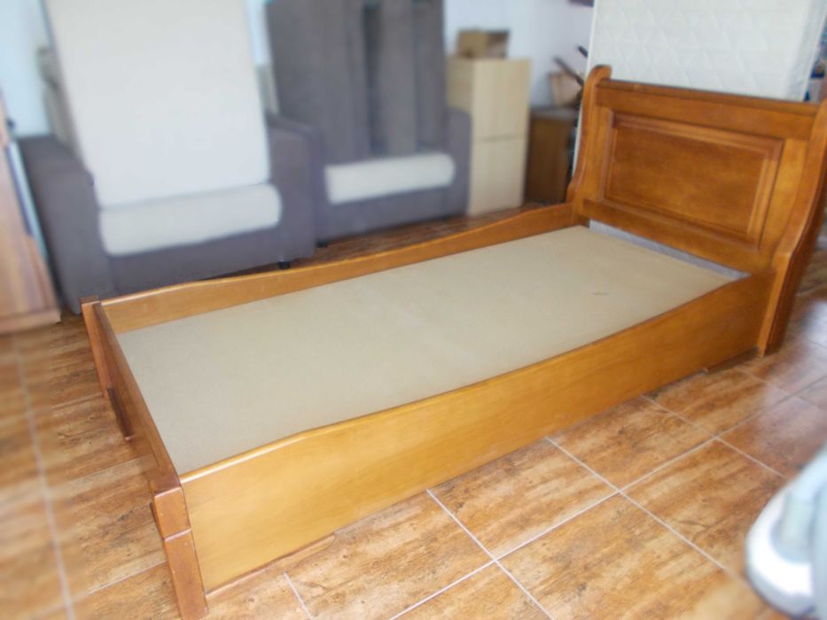 Легло с матрак масивно дърво - 2 броя
