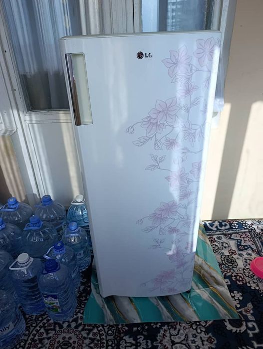 Холодильник продается