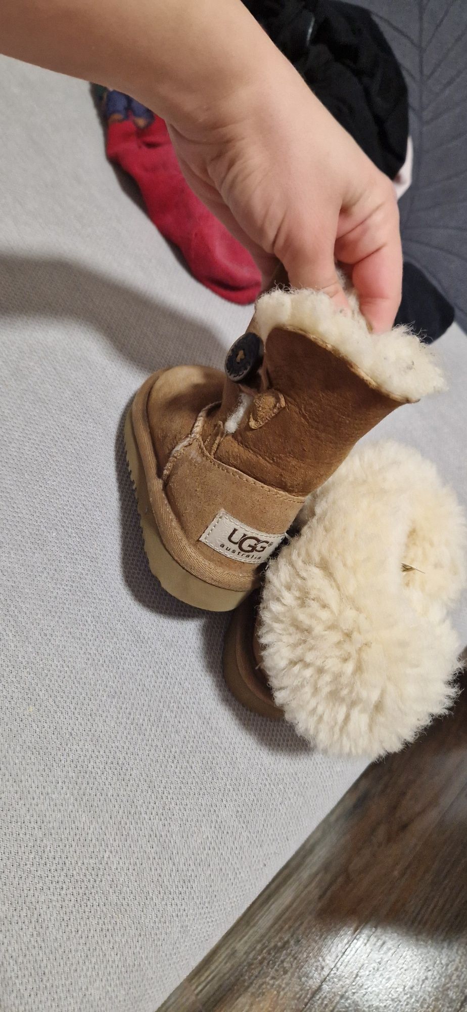 Боти UGG и Adidas маратонки