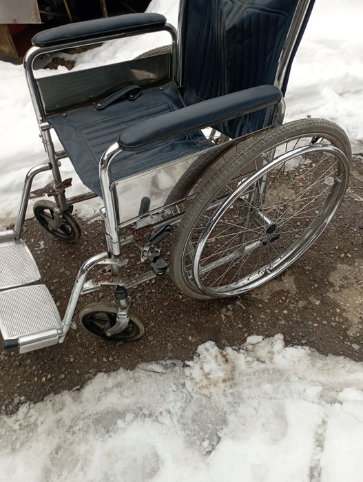 Инвалидна количка хигиенен стол и проходилка