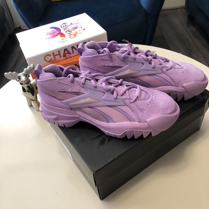 Дамски маратонки REEBOK X CARDI B CLUB C V2