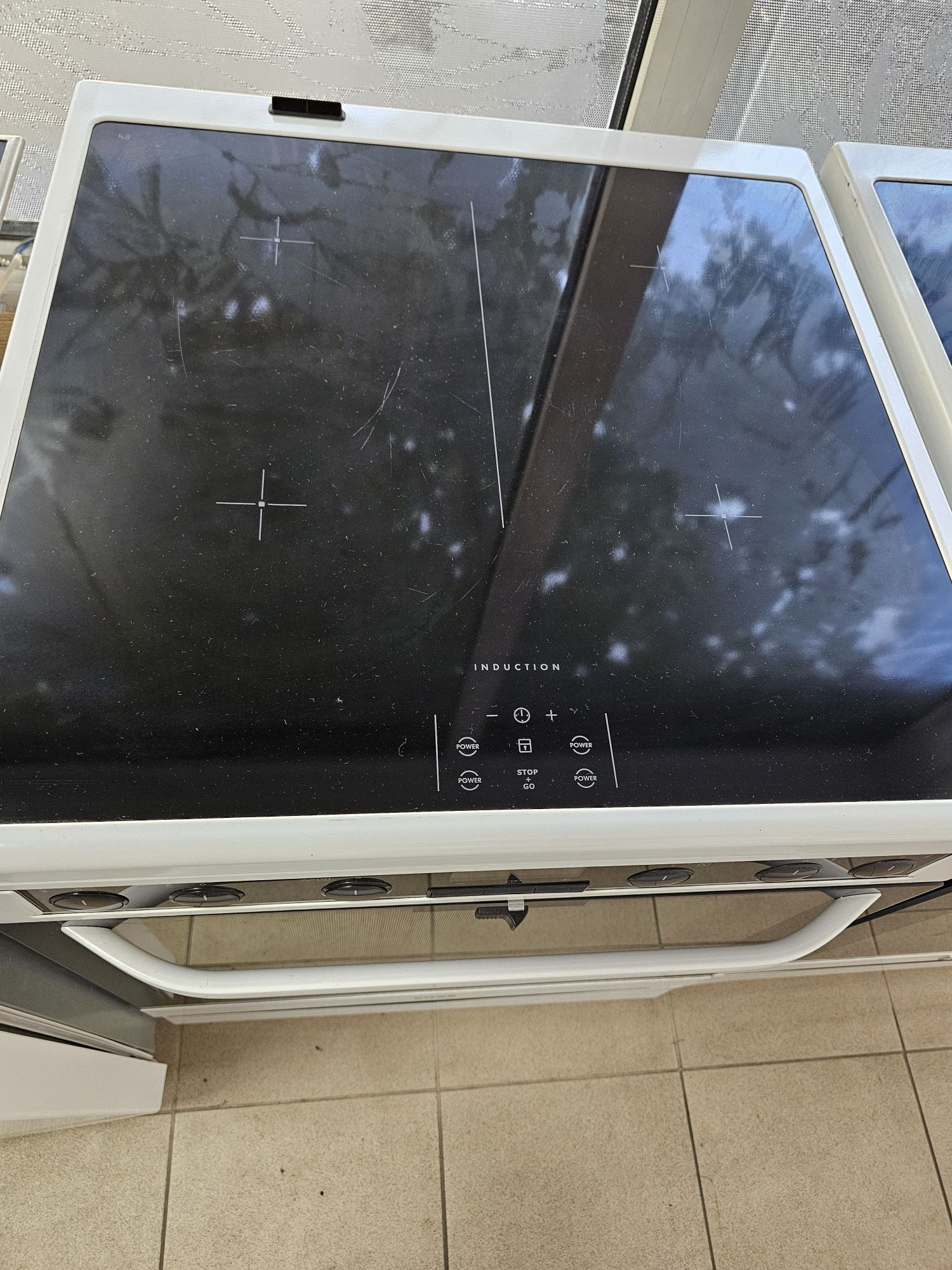 Печка с индукционни котлони Voss Electrolux ELI14340HV