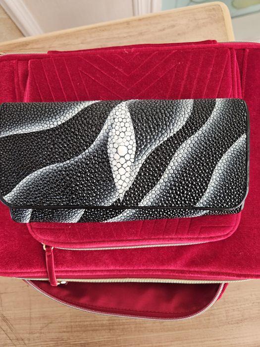 Кошелек из кожи ската.новый привезен из Тайланда