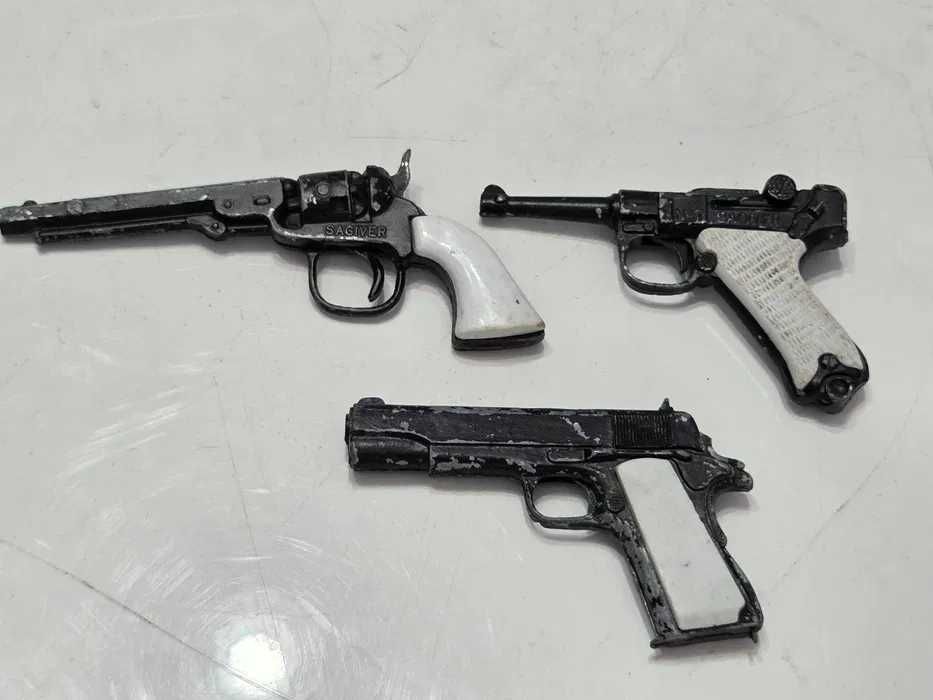 Lot vintage de 11 jucarii diferite