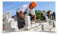 Бригада строителей каменщики бетонщики штукатурщики построем дома под