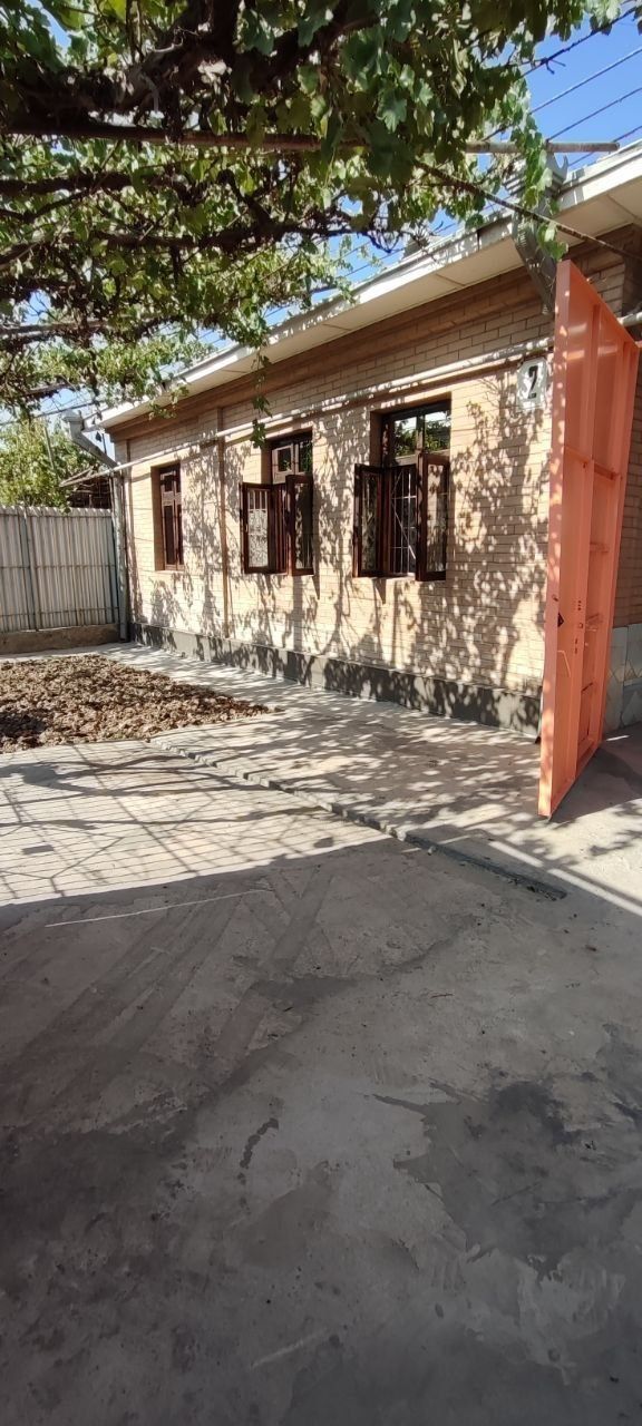 Продаётся дом в Яшнабадский р-не Махзуна-2