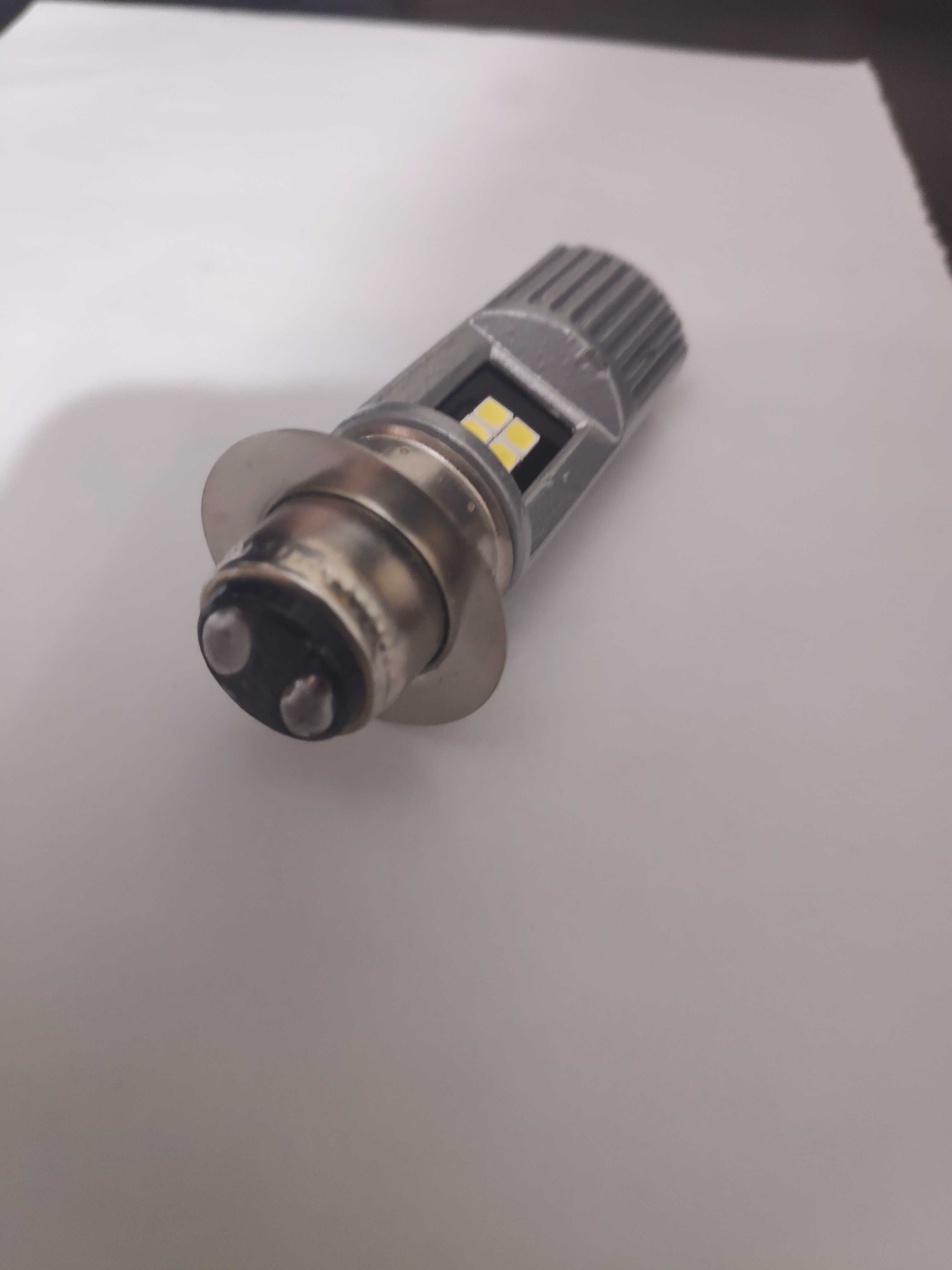 LED крушка за мотоциклет P15D