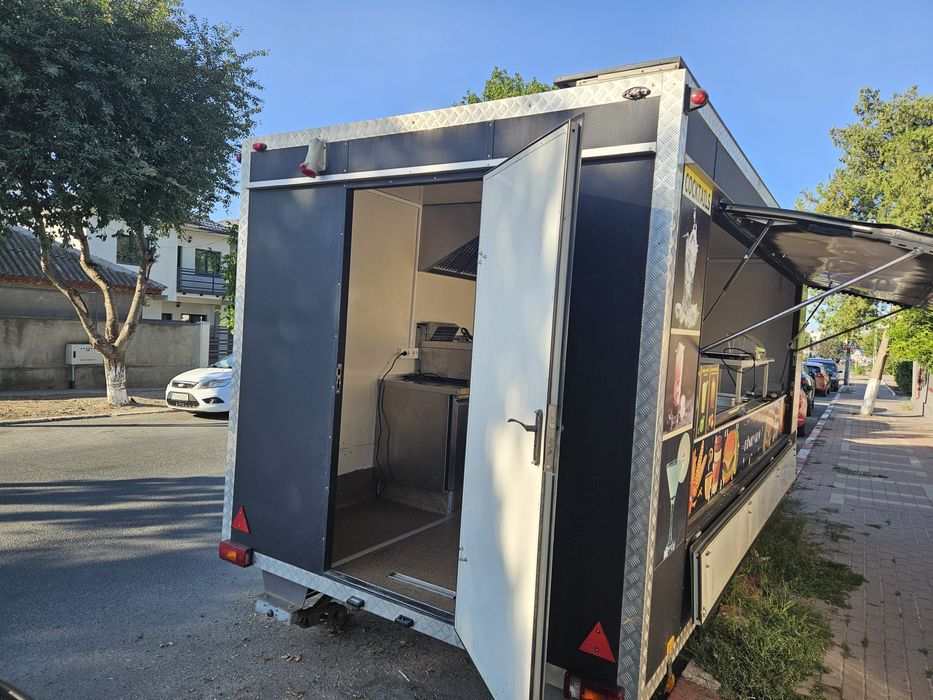 Vând rulotă comercială 6 m