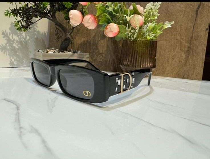 Ochelari de soare Christian Dior damă. Cea mai înaltă calitate.