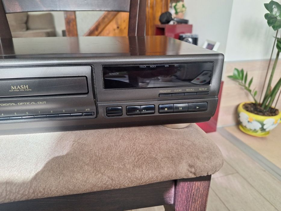 СD плеар Technics SL-PG590
