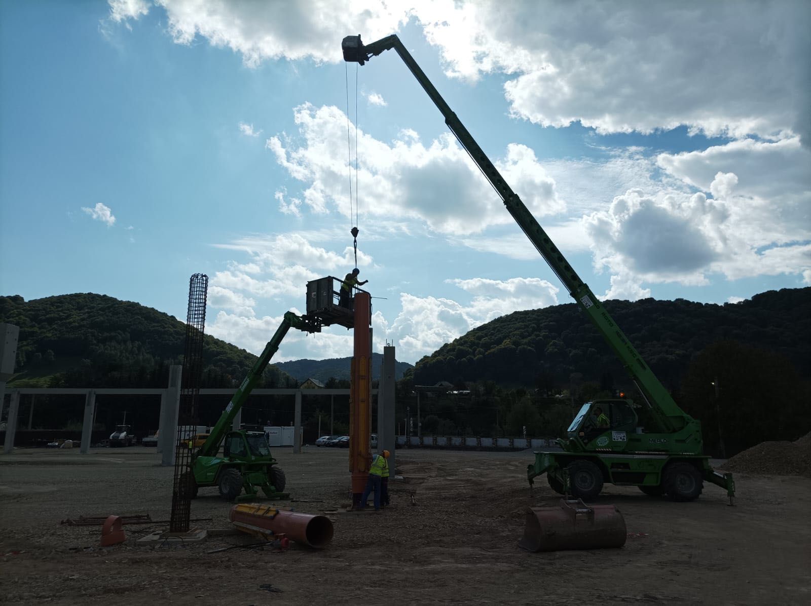 De Inchiriat Merlo 45 .21 Roto mai multe detalii la telefon