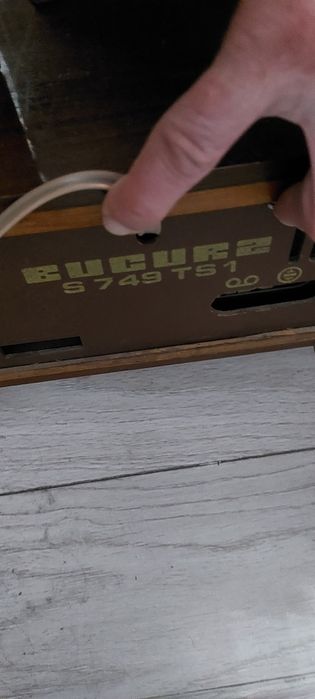 Radio antic de vânzare in start bună de funcționare