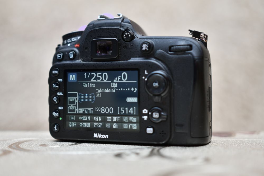Nikon D7100 тяло