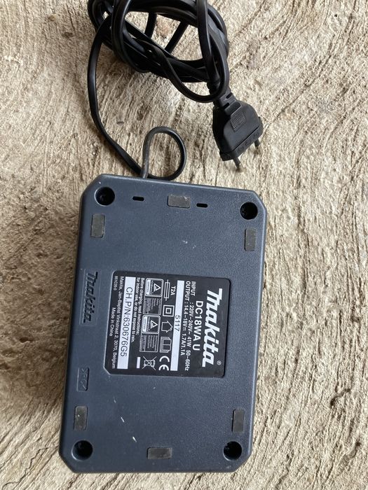Alimentator Incarcator Makita DC 18WA 14,4v-18v 1,7A