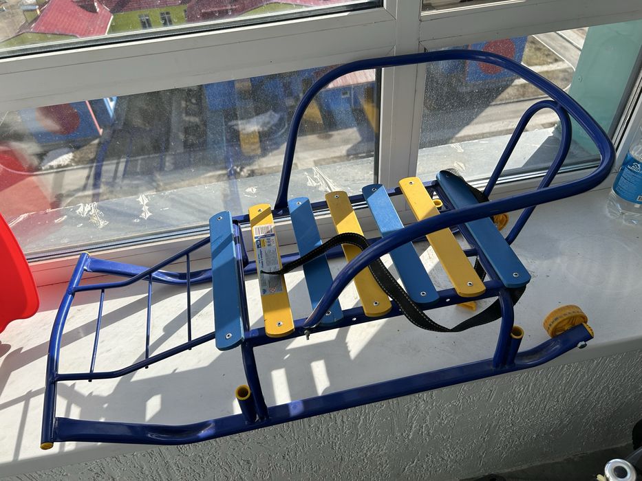 Почти новые детские санки — с колёсиками и без!