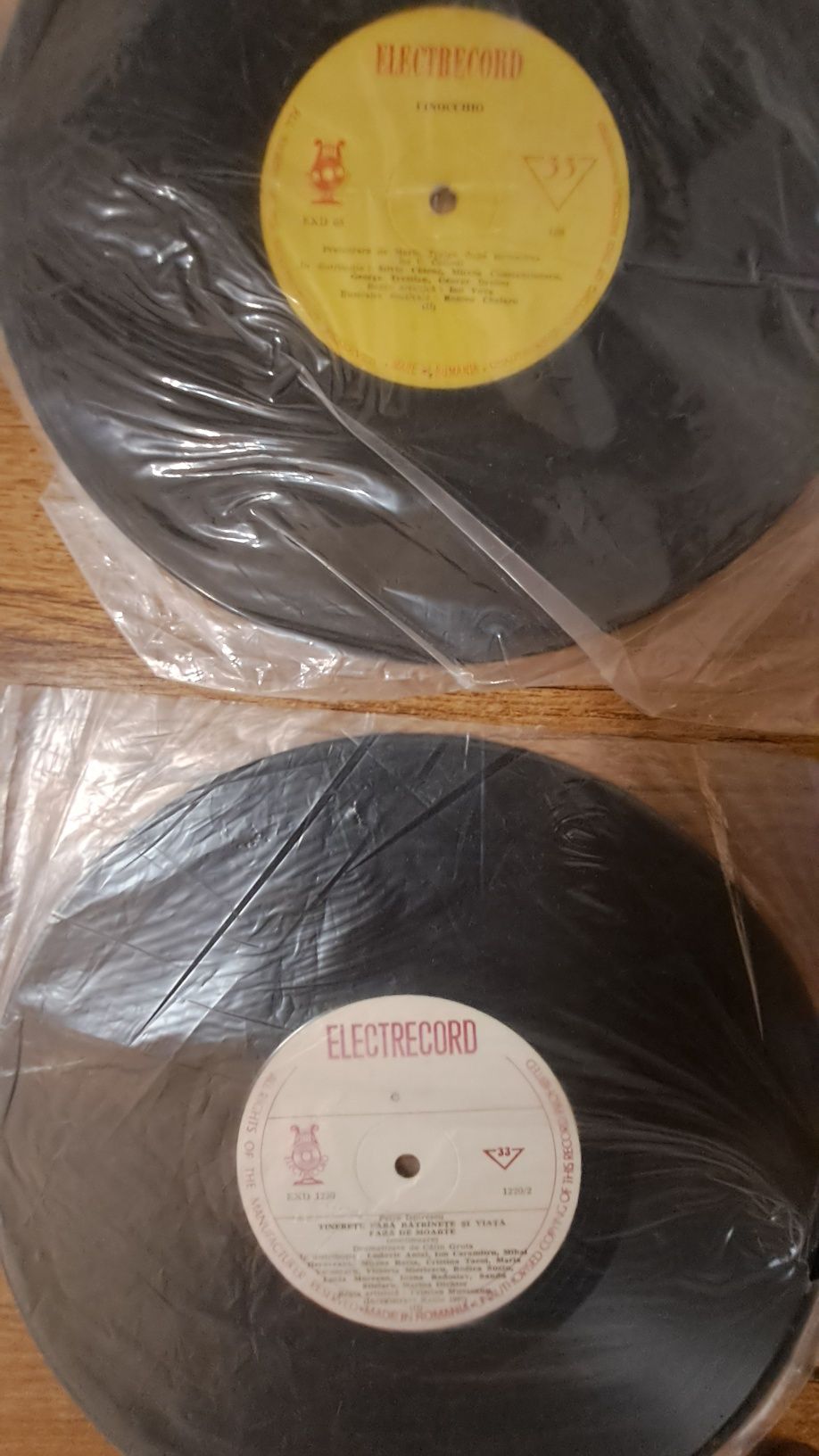 Lot 43 de viniluri mijlocii