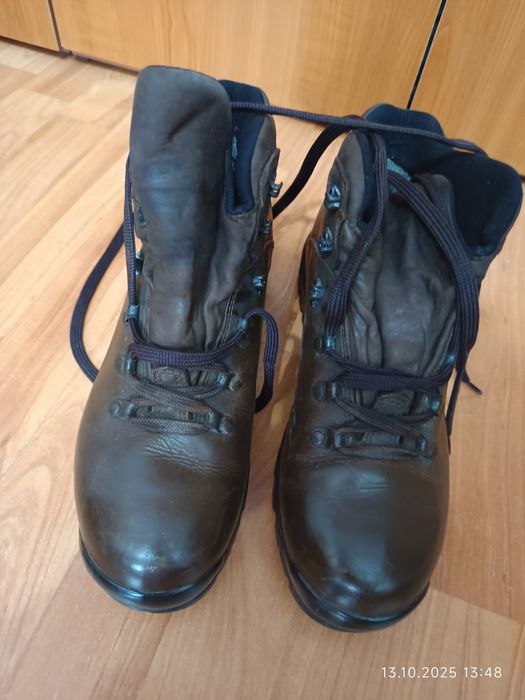 Bocancii din piele naturala maro