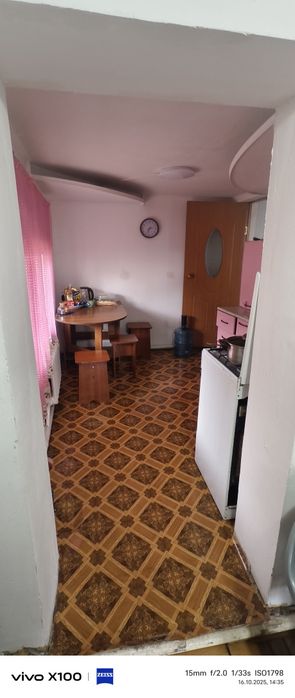 Сдается дом 45 квадратов,с мебелью. Дом на 2 хозяев с общим двором.