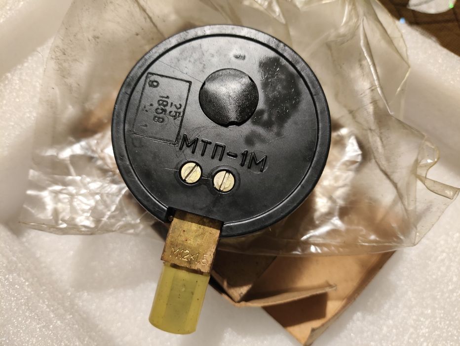 Манометр МТП-1М (от 0 до 2,5 МПа), новый