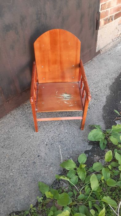 Детское кресло (деревянное)