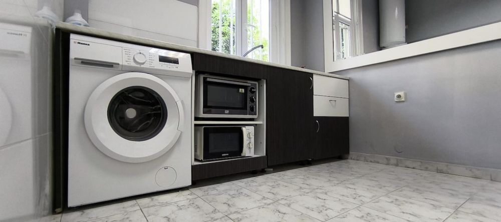 Продава 3ст подходящ за салон за красота, мед. или дентална практика