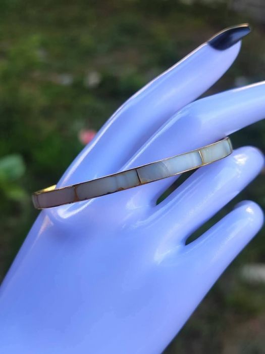 Veche bratara din alama cu sidef incrustat