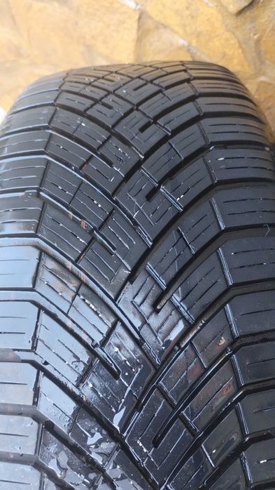 225/50/18 Continental All Season Contact 2