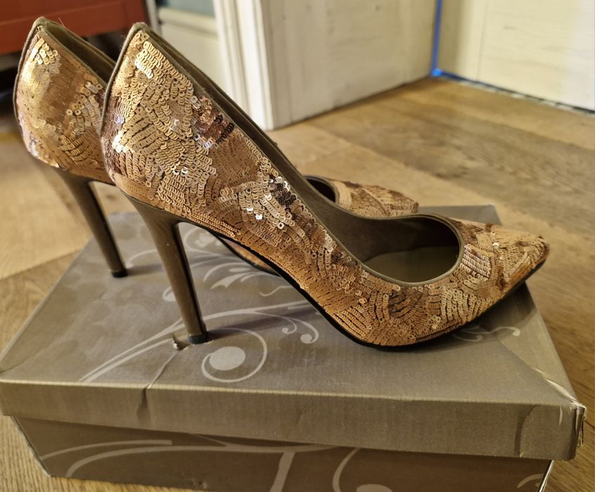 Stiletto Nissa paiete aurii,cupru, 38