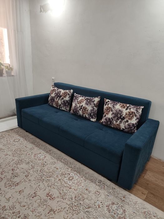 Диван в хорошем состоянии.