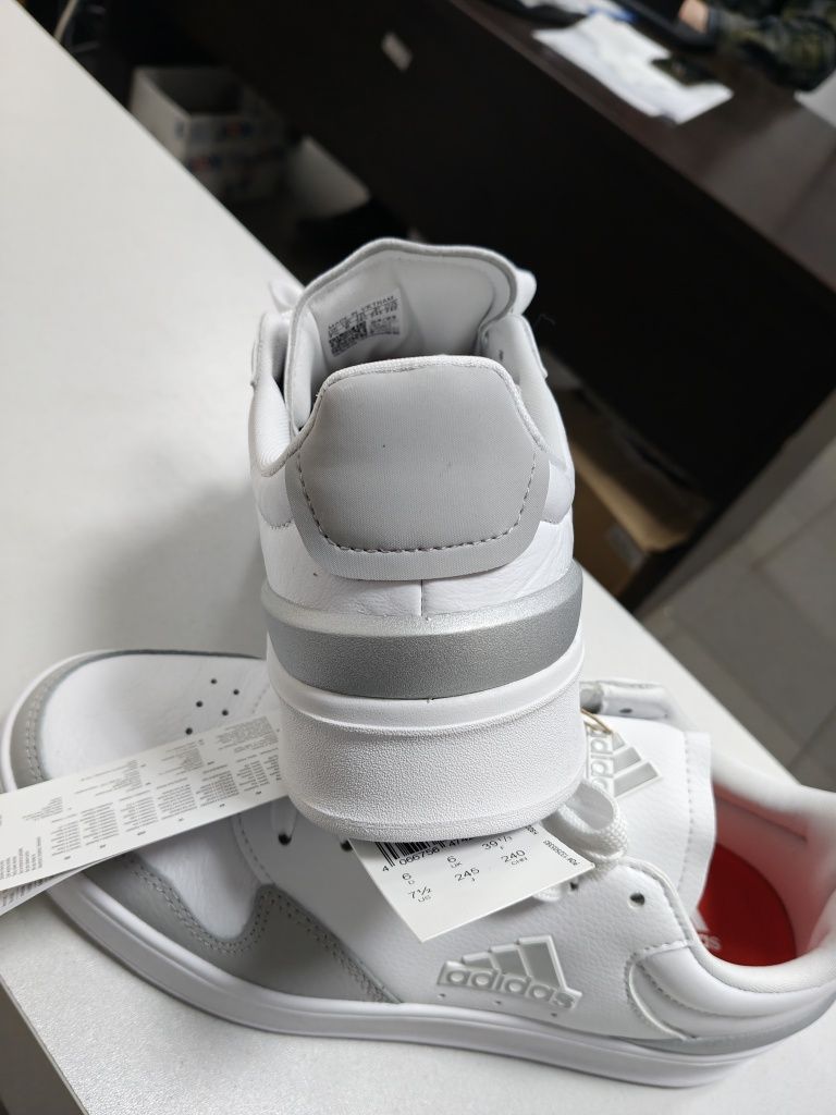 Кецове ADIDAS,чисто нови