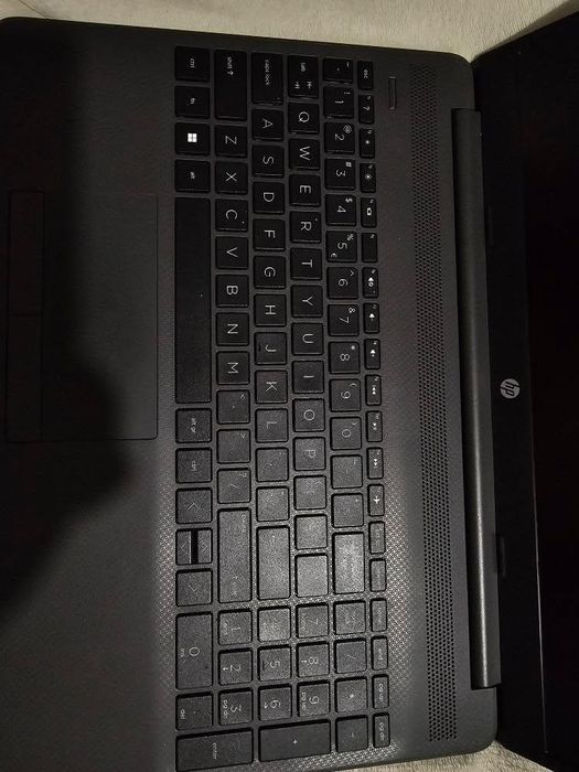 Лаптоп HP 255 G8