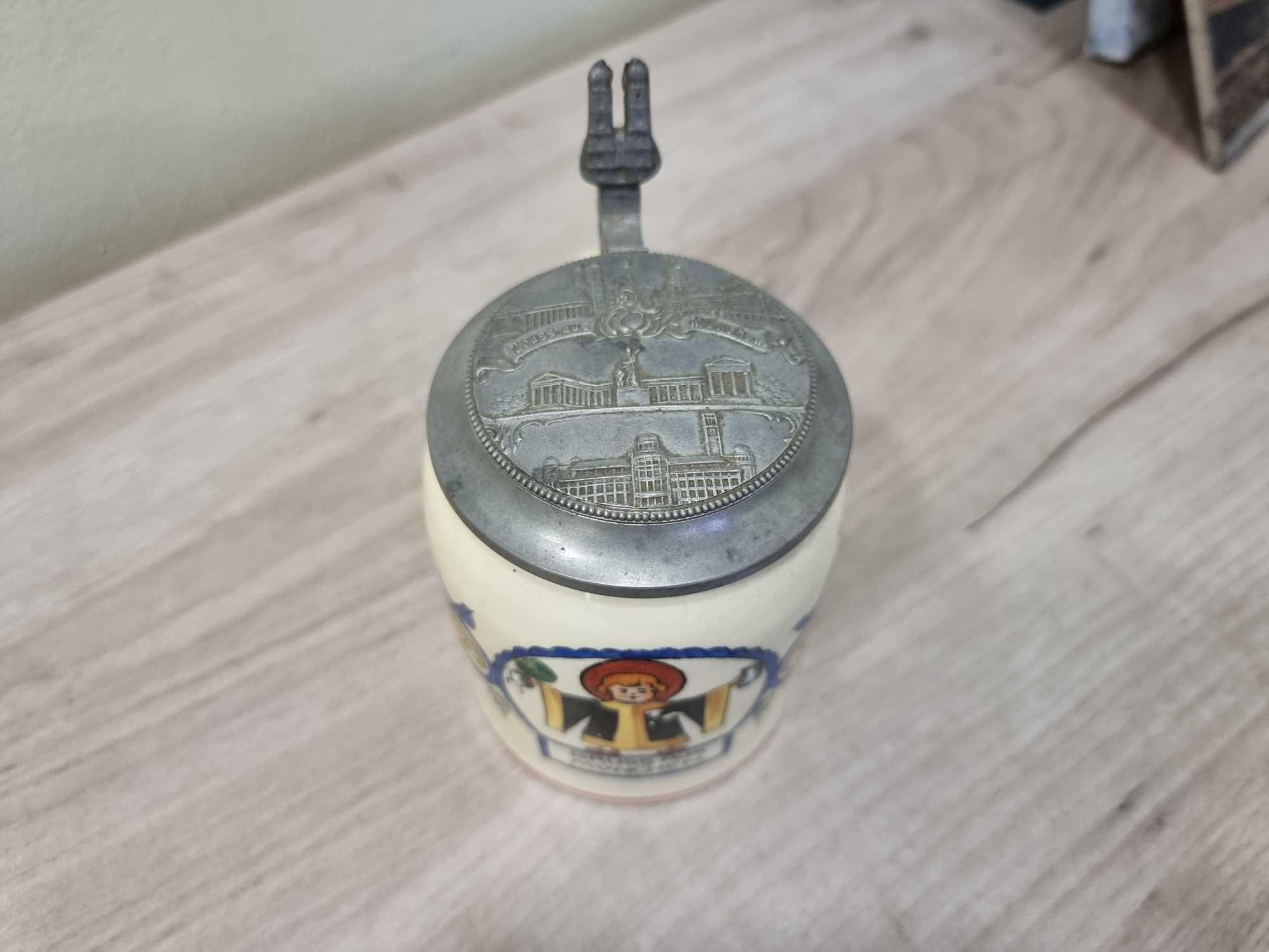 Немска порцеланова чаша с капак