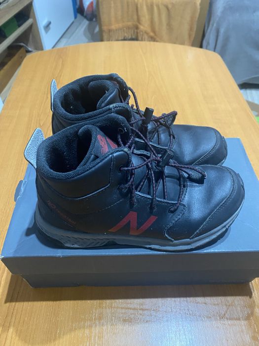 Ghete New Balance, marime 34 1/2