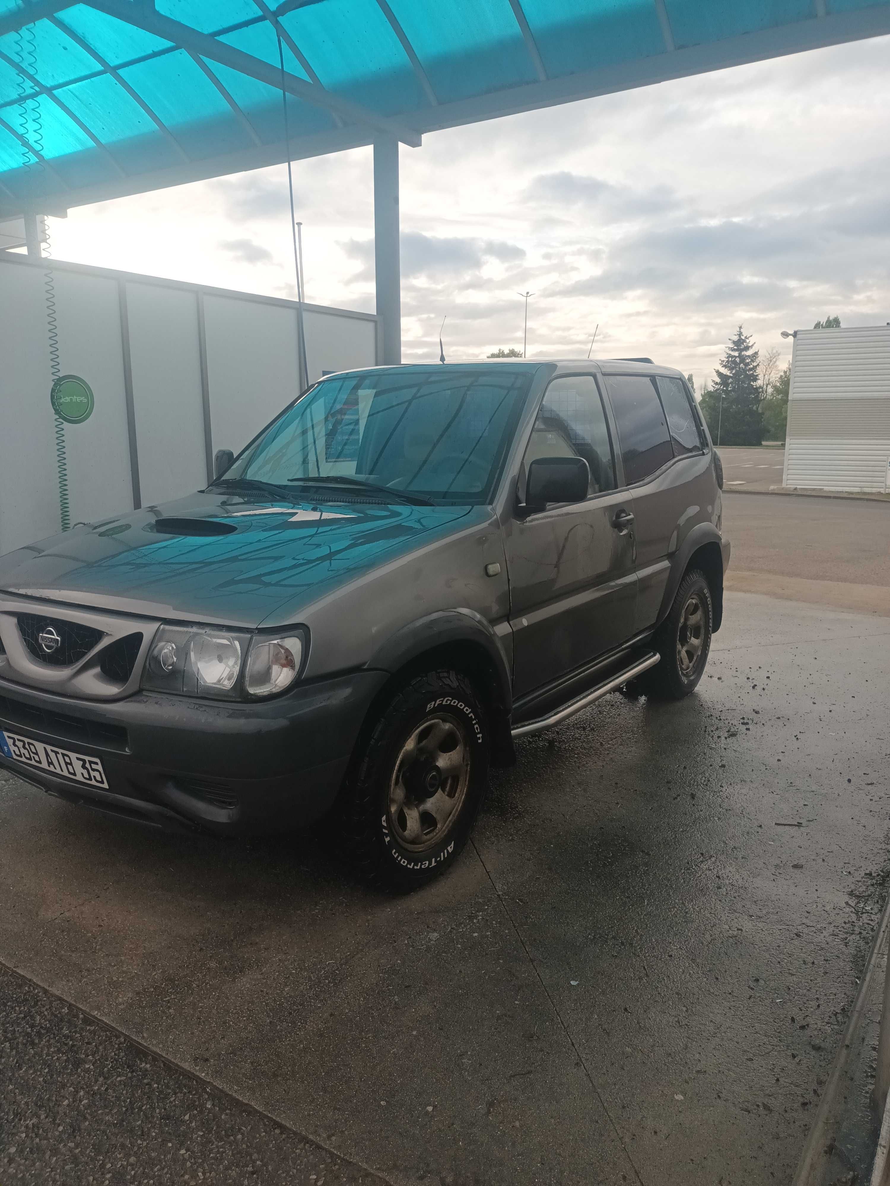 Nissan Terrano 2