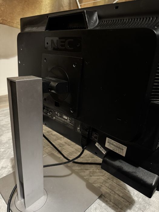 Монитор NEC MultiSync