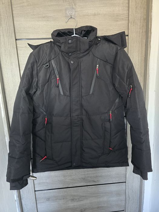 Продам куртку демисезонную