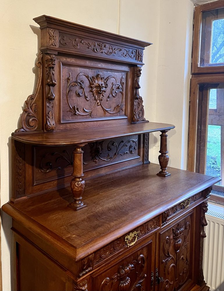 Bufet vechi sculptat *** vintage / antic / vechi / retro ***