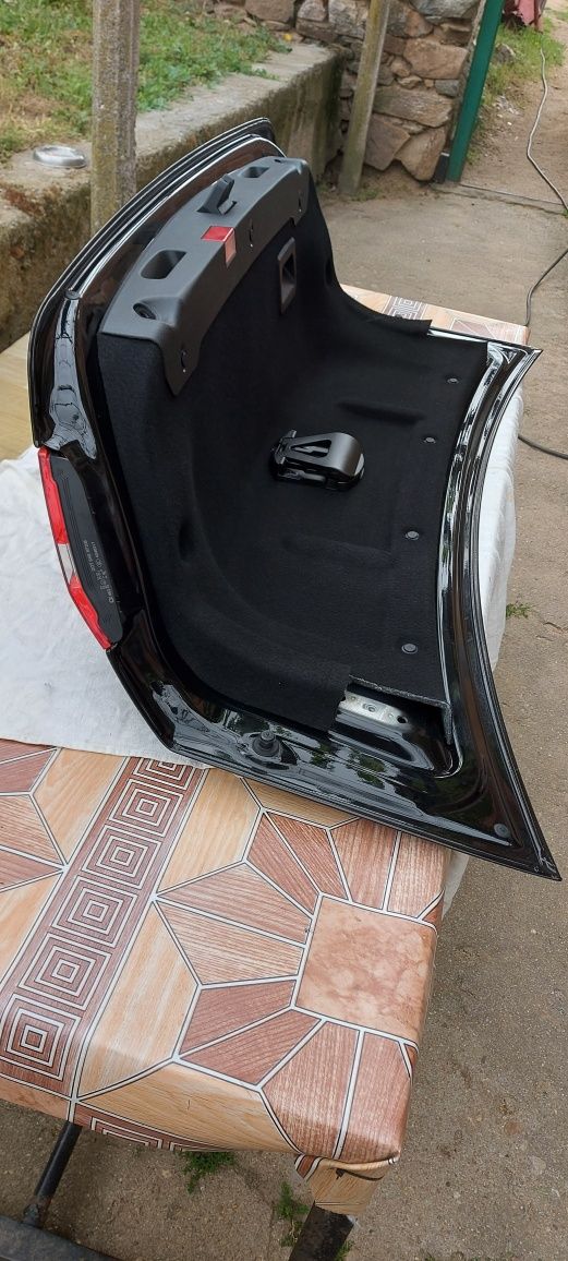 Заден капак, багажник за мерцедес w212 седан Е 350цди