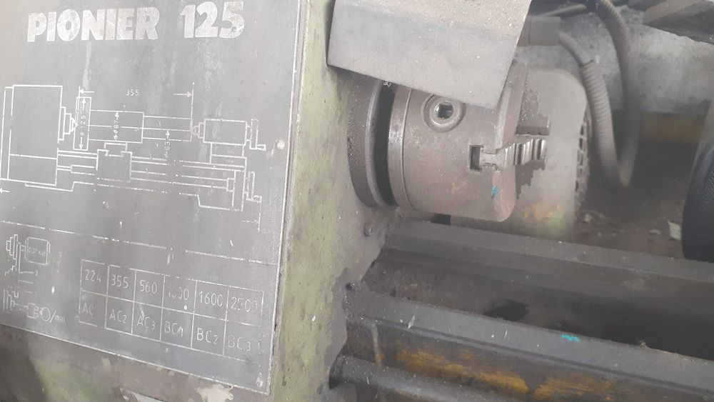 Mini strung Pionier 125 Mecanica fina facut la Cugir-Pentru uz hobby.