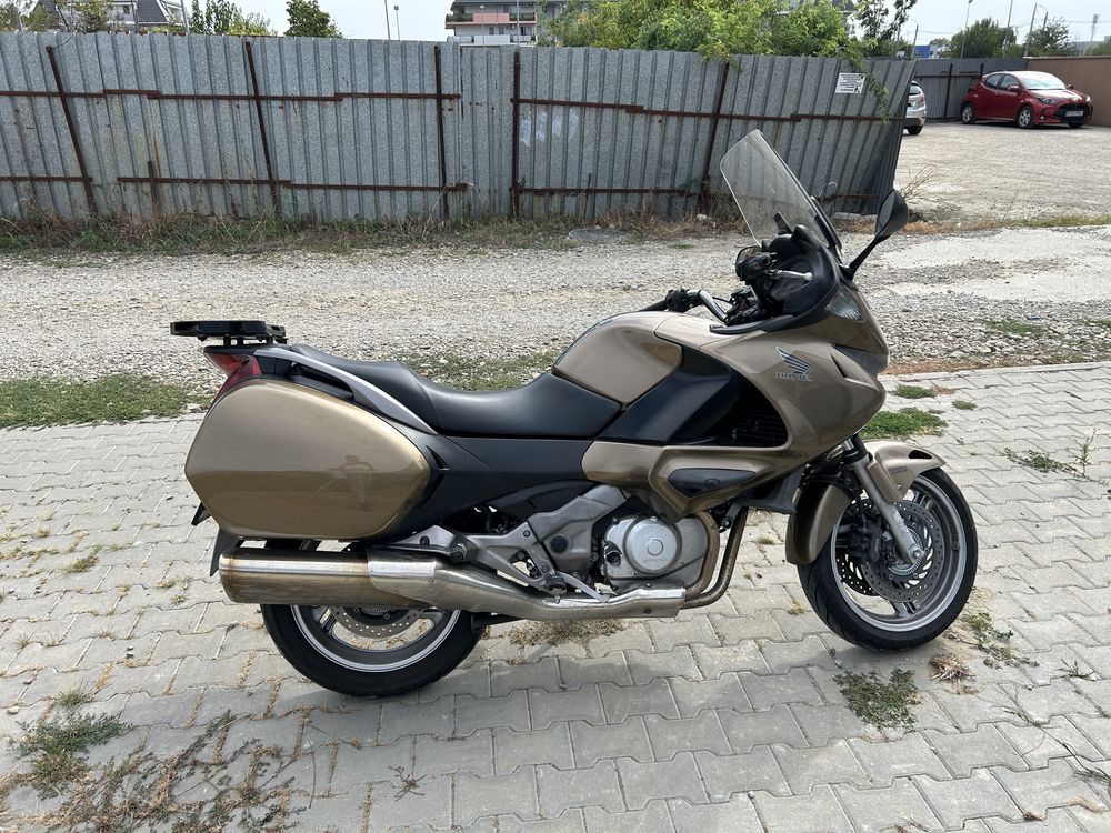 Honda Deauville nt 700
